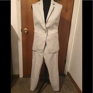 Sharp striped Vest suit: vest and pants,